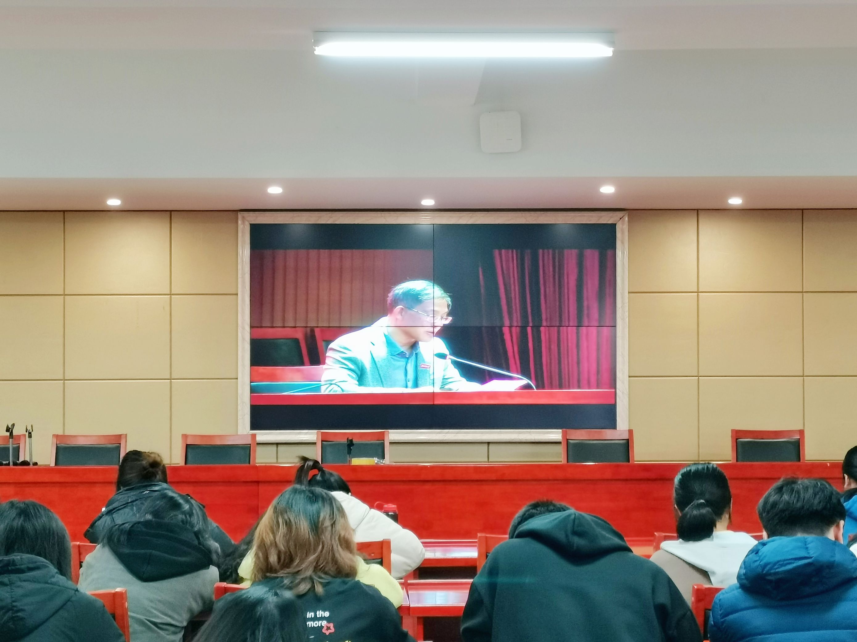 1867235a6a9548a882e8d4b925698eef.jpg 1867235a6a9548a882e8d4b925698eef.jpg